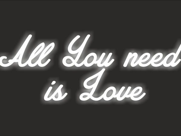 Brandekor-AllYouNeedIsLove
