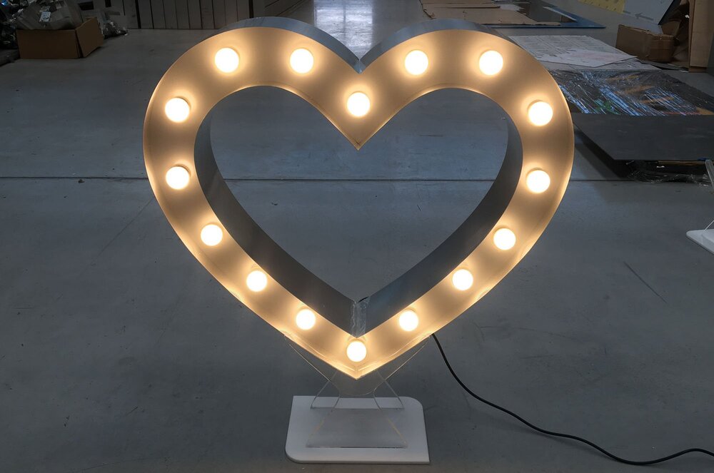 0_0_brandekor-2767ffc87397ec796b6e41cc7bd54f54