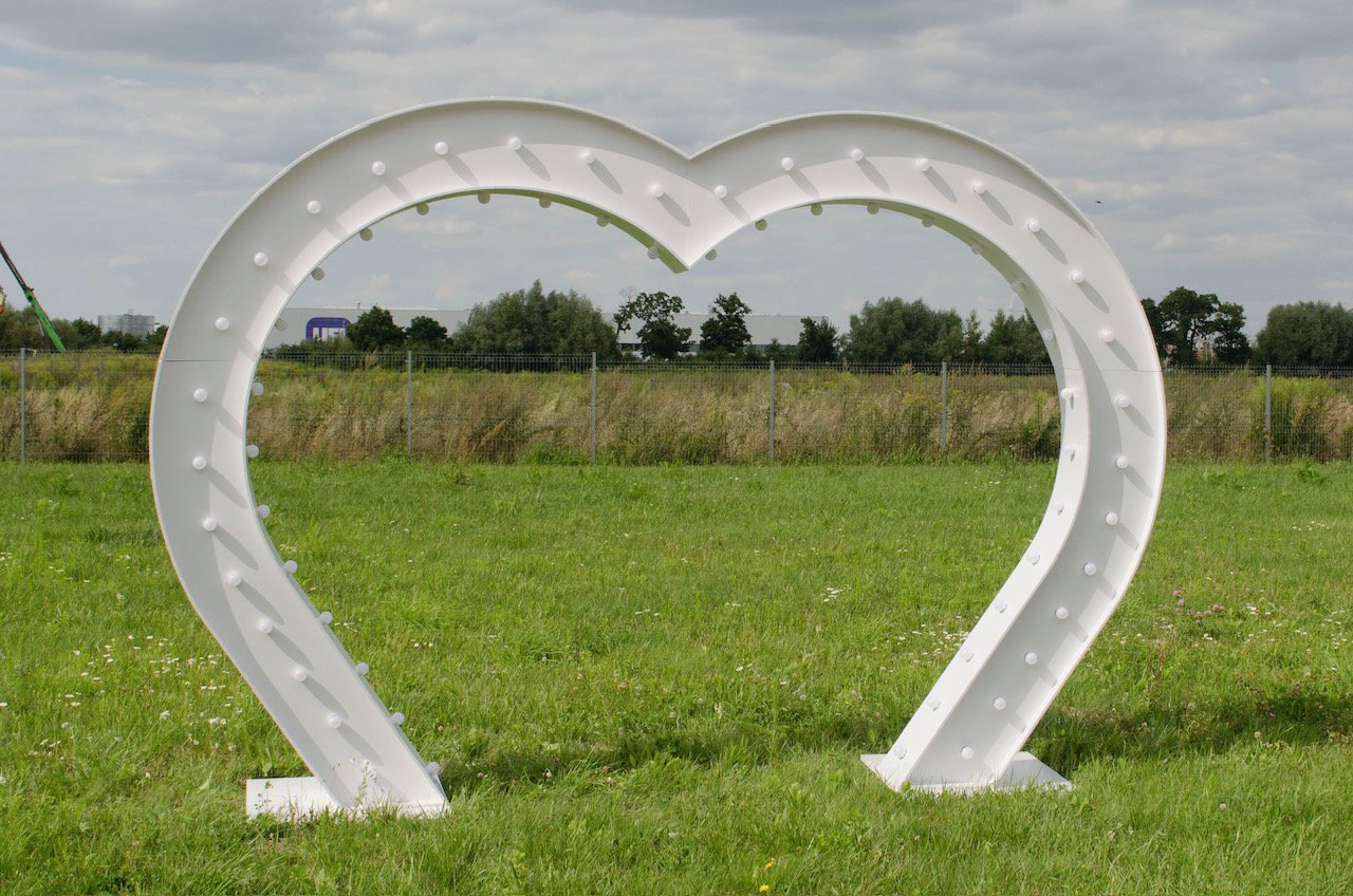 0_0_brandekor-ac5bbb8f1123541e6f3e4c8b948c6078