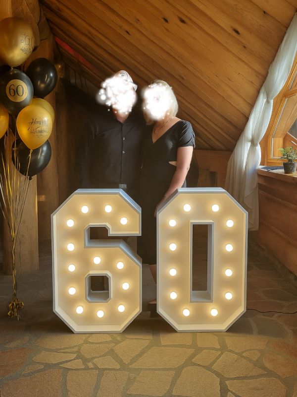 Číslice 6 – svíticí dekorace LED s žárovkami na narozeniny, výročí a eventy