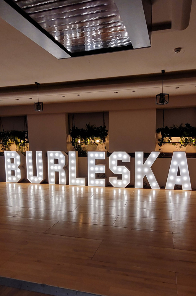 brandekor_balnoworoczny_sylwester_dekoracjaswietlna_malinowydwor_hotel_spa_BRLESKA_172655