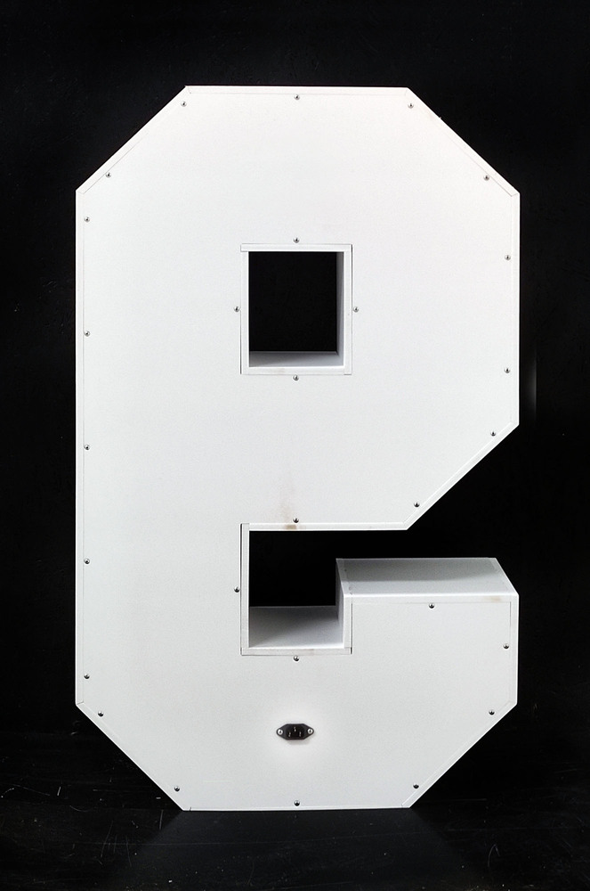 brandekor_cyfra_9_z_zarowkami_swiecaca_dekoracja_na_urodziny__130651_2000