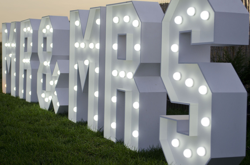 brandekor_literyONIONA_podświetlaneliterynawynajem_1896_2000px