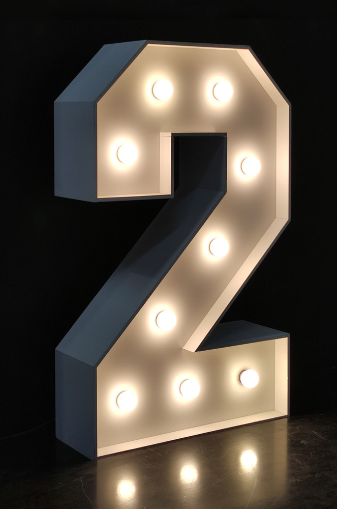 brandekor_stojaca_cyfra_2_swiecaca_LED_131129