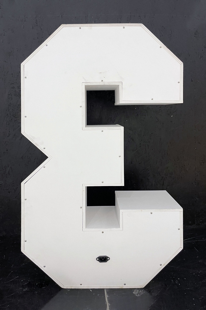 brandekor_stojace_cyfry_na_urodziny_swicaca_dekoracja_3_8638