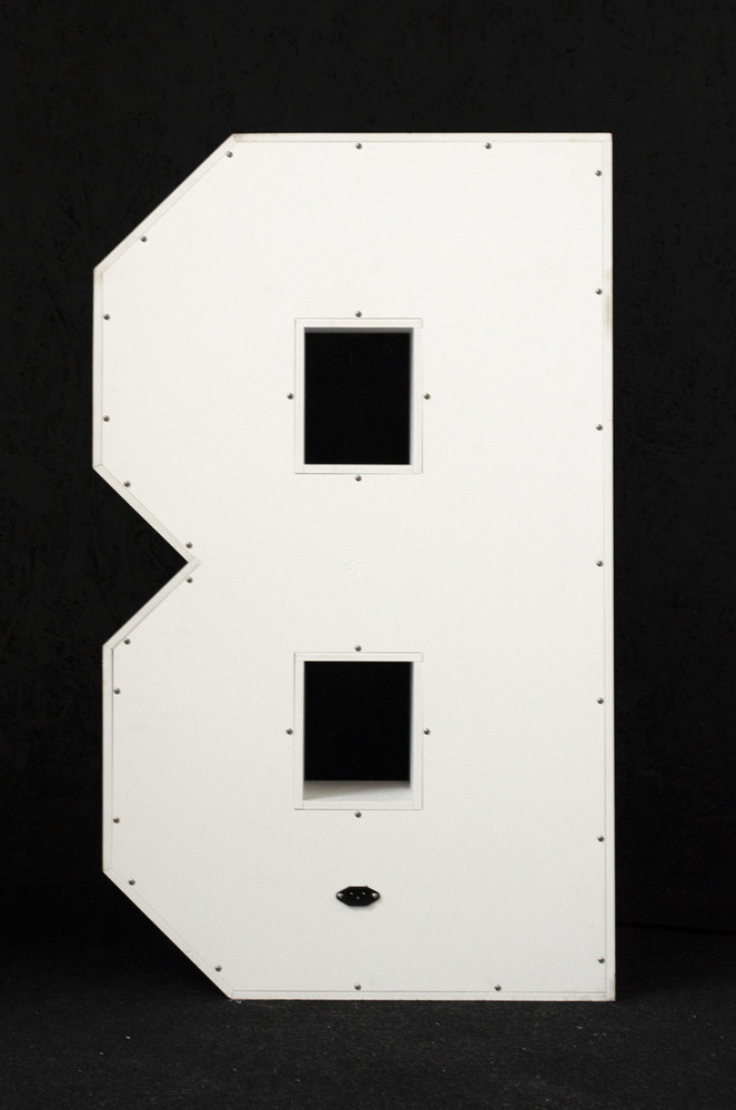 brandekor_stojace_litery_cyfry_swiecace_zarowki_LED_B_4957_2000px