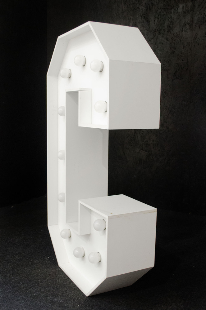 brandekor_stojace_litery_cyfry_swiecace_zarowki_LED_C_5046_2000px