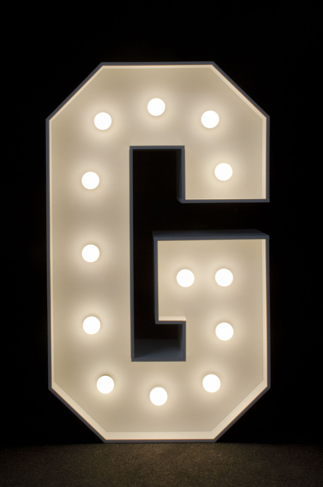 brandekor_stojace_litery_cyfry_swiecace_zarowki_LED_G_5279_2000px — kopia