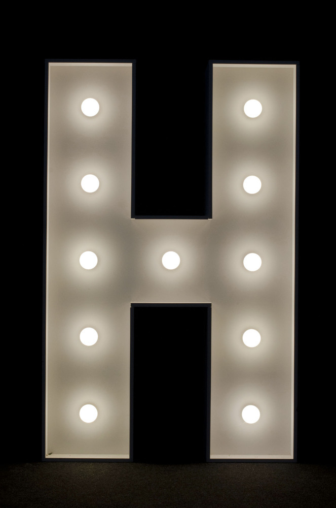 brandekor_stojace_litery_cyfry_swiecace_zarowki_LED_H_4970_2000px — kopia