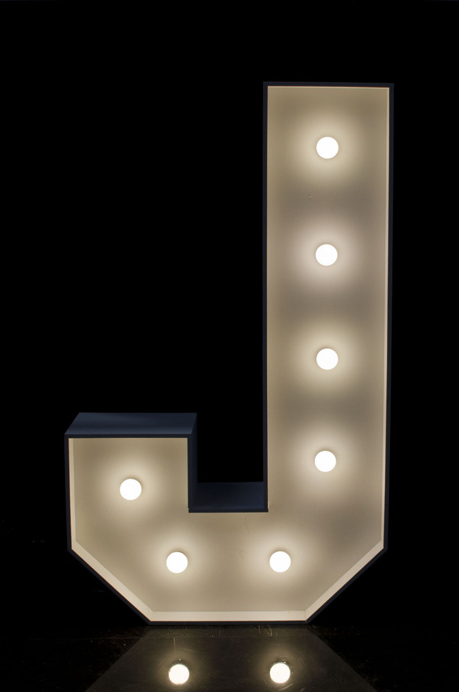 brandekor_stojace_litery_cyfry_swiecace_zarowki_LED_J_3783_2000px — kopia