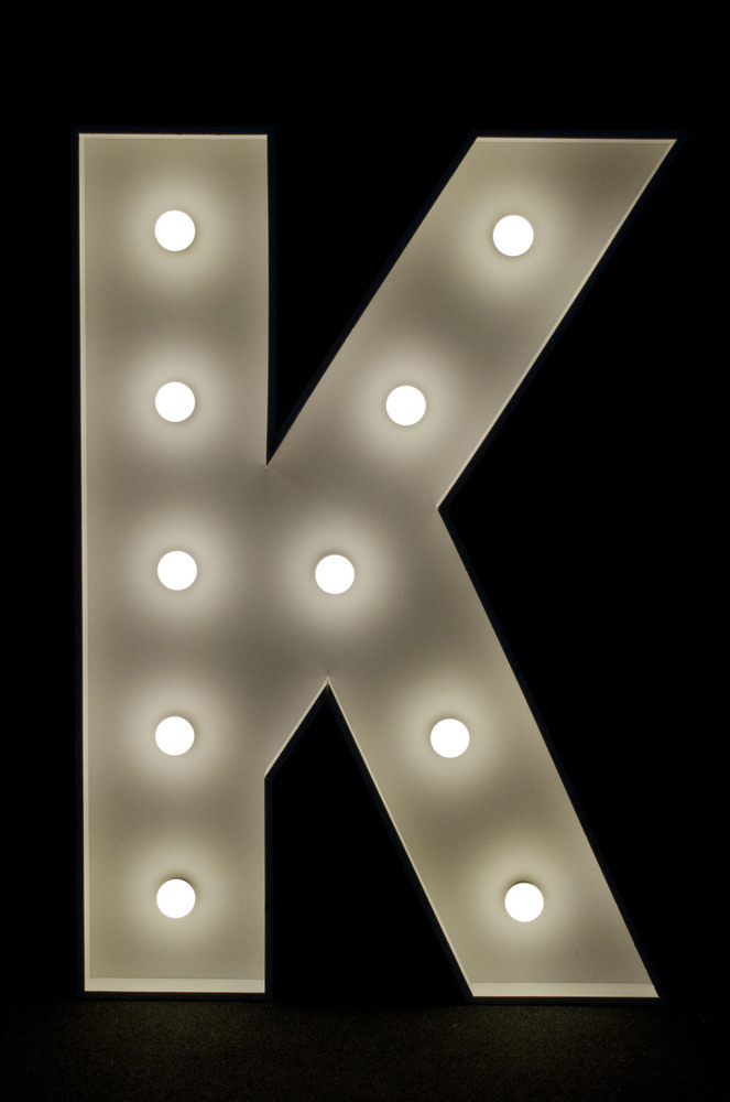 brandekor_stojace_litery_cyfry_swiecace_zarowki_LED_K_5039_2000px — kopia