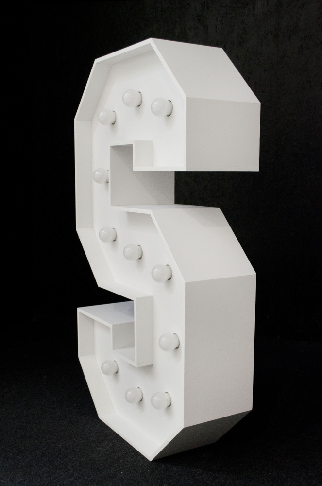 brandekor_stojace_litery_cyfry_swiecace_zarowki_LED_S_5036_2000px