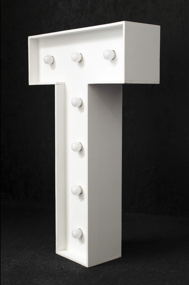 brandekor_stojace_litery_cyfry_swiecace_zarowki_LED_T_4966_2000px