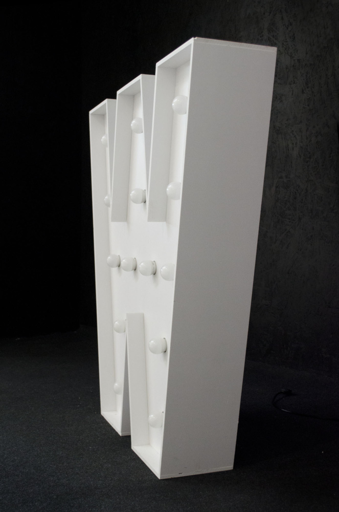 brandekor_stojace_litery_cyfry_swiecace_zarowki_LED_W_4911_2000px