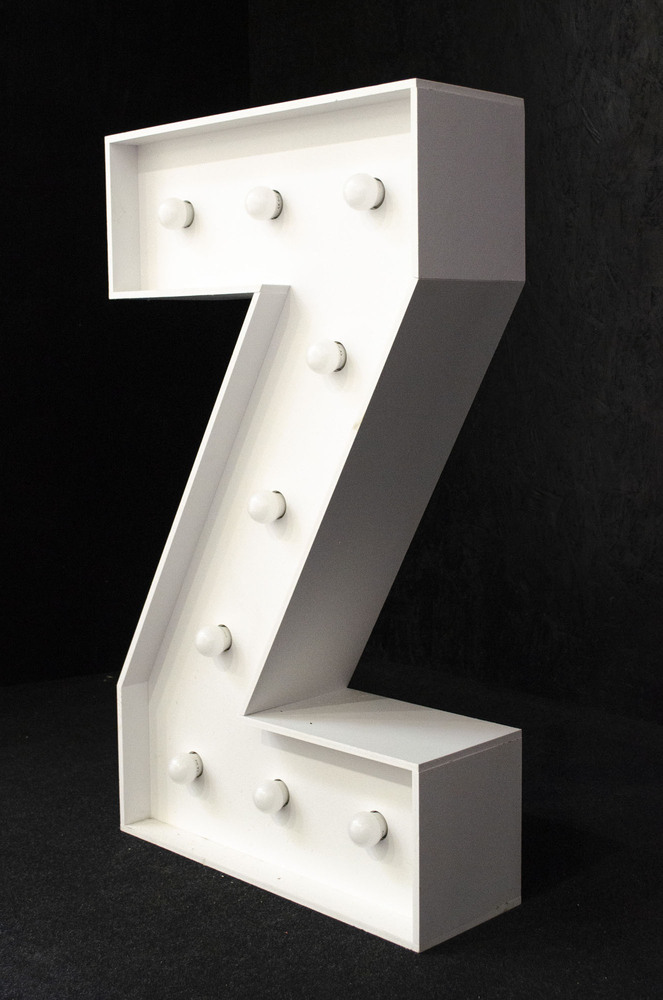 brandekor_stojace_litery_cyfry_swiecace_zarowki_LED_Z_5014_2000px