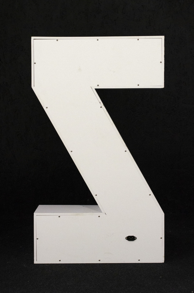 brandekor_stojace_litery_cyfry_swiecace_zarowki_LED_Z_5017_2000px