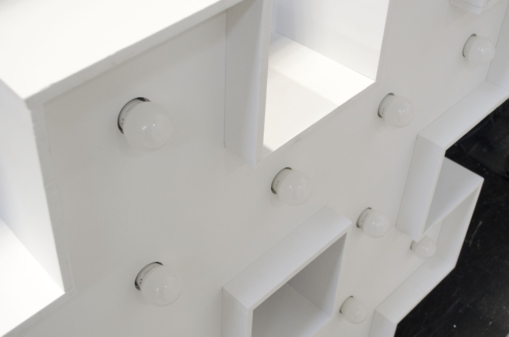 brandekor_stojace_litery_cyfry_swiecace_zarowki_LED_znak #_3073_2000px