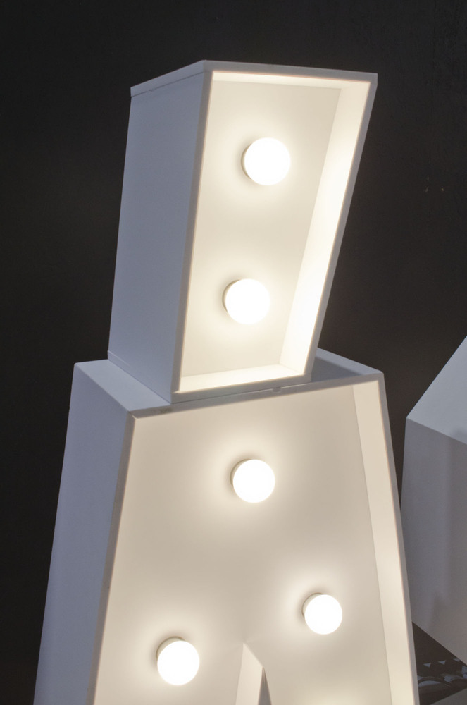 brandekor_stojace_litery_z_zarowkami_dekoracja_na_wesele_láska_3574_2000px