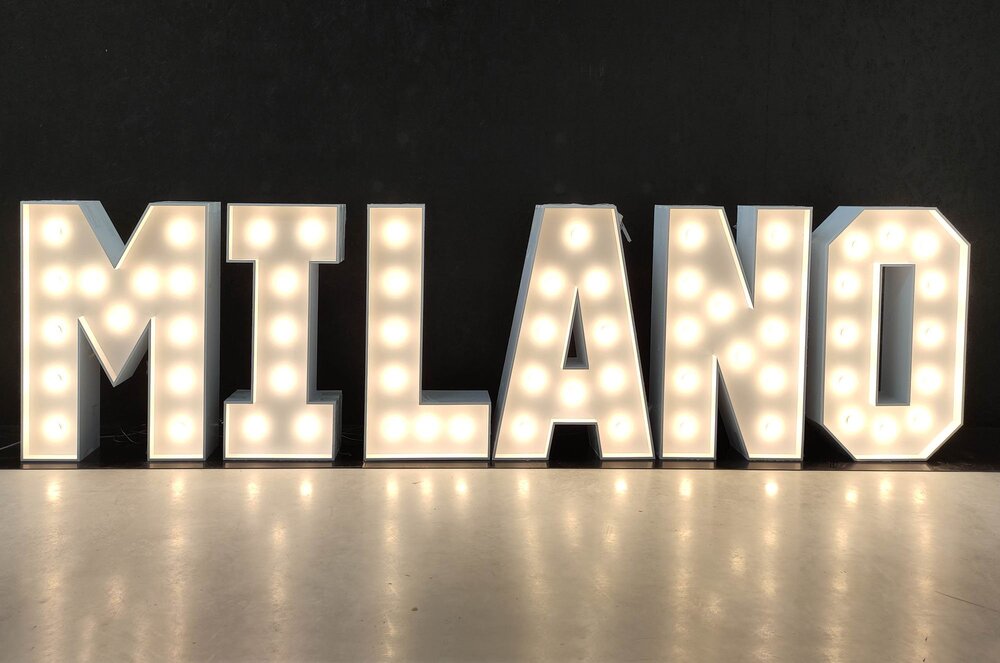 brandekor_stojacelitery_3D_swiecące_zarowki_LED_MILANO-67ac82c3ce1d68280cde8cf5129d6ea1