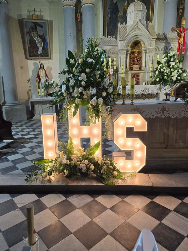 Písmeno I – svíticí dekorace LED s žárovkami na akce a svatby