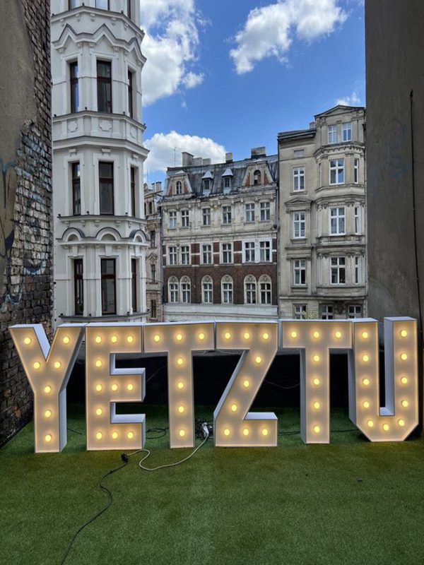 Písmeno Z – svíticí dekorace LED s žárovkami na akce a svatby