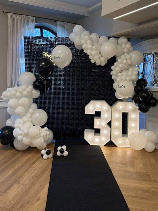 Číslice 3 – svíticí dekorace LED s žárovkami na narozeniny, výročí a eventy